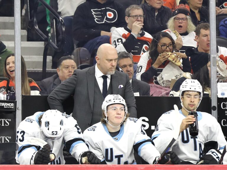 3 SAMENIE PRIPOJENÉ Z RECONTIONU 7-1 na Oilers – Hokejový autor – Nočný klub Hockey Utah Hockey
