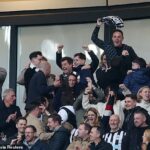 Ant a dec jubilantne oslávili Newcastle 2-1 víťazstvo nad Liverpoolom vo finále EFL Cupu