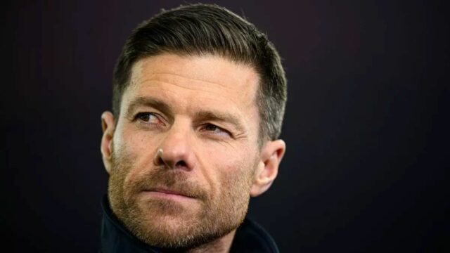 Bayer Leverkusen Supervízor Xabi Alonso výber na blížiace sa potenciálne 

