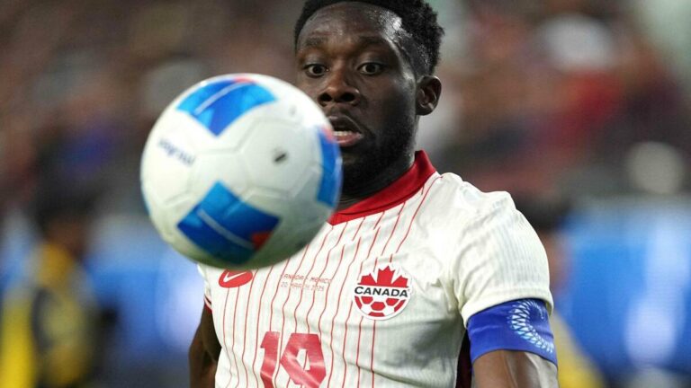 Bayern Mníchov ohrozuje riziko futbalu v Kanade spolu s právnymi krokmi týkajúcimi sa zranenia Daviesa