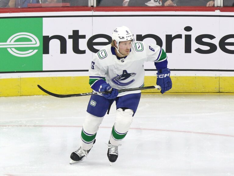 Boeserov 3 -bodový večer vedie Canucks k šokujúcim 6-2 získať lietadlá – hokejí spisovatelia – Vancouver Canucks