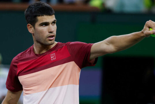 Carlos Alcaraz produkuje „zranený“ prijatie, keď stráca úlohu Roger Federera, ako aj na úlohu Novak Djokovic 
