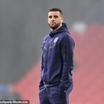 Kyle Walker bol zahrnutý do začínajúceho Xi Thomasa Tuchela pre svoju prvú hru zodpovednú za tri levy