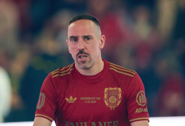 Ex-Bayern Winger Ribery zverejňuje dolnú nohu v skutočnosti takmer skrátené a vzťahuje sa na rok 2013 Ballon d'alebo „predsudok“ 

