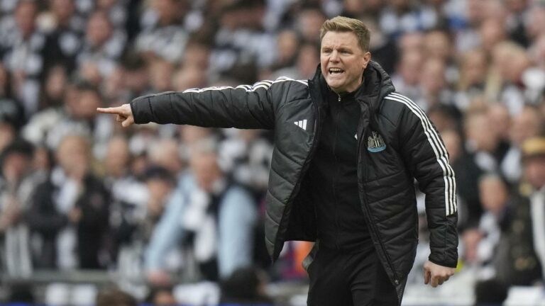 Hrnček Carabao Ultimate: Eddie Howe skončí ako počiatočný britský supervízor, ktorý za 17 rokov uspel významnú cenu