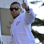 Kylian Mbappe prišiel na francúzsku výcvikovú základňu, ktorá mala v pondelok dvojica Dior Bunda vo výške 3 400 GBP