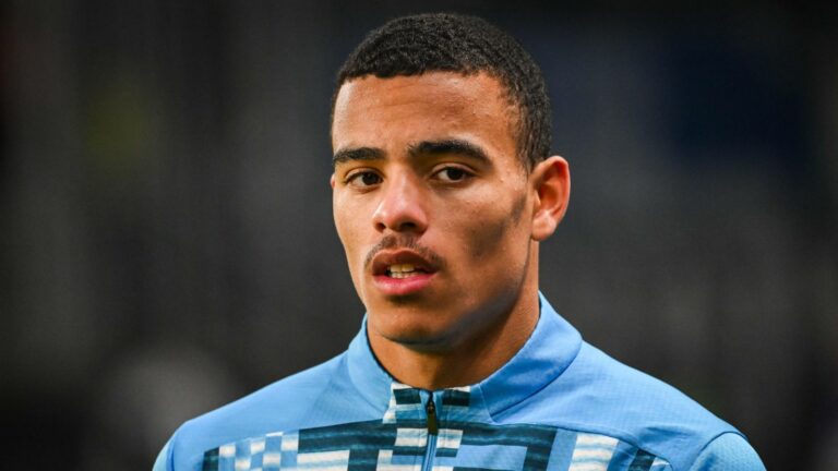 Muž UTD Draft, keď Romano klesá