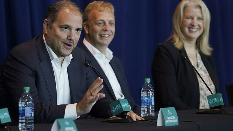 Spojené štáty americké hraničné obmedzenie žiadne riziko pre hrnček Globe Globe: Concacaf Futbal Riaditeľ