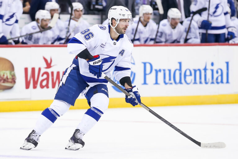 Super jemné eliminovať a gól, ktorý sa týka variácií v Triumph vs. Flyers – hokejí spisovatelia – Tampa Fl Super Super