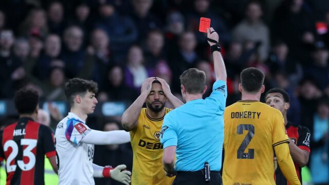 Wolves 'Cunha zakázaný pridaním videohry cez červenú pamäťovú kartu v Bournemouth 
