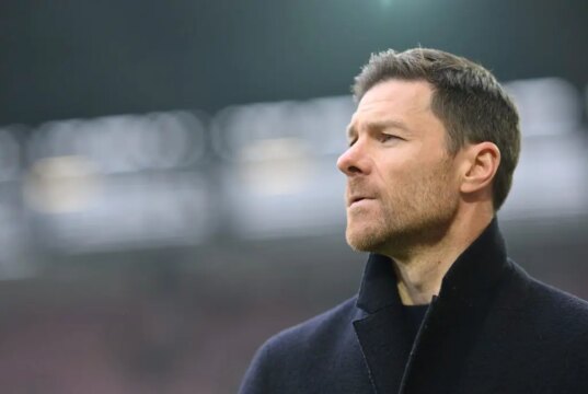 Bayer Leverkusen Hlavné ruky originálne madrid významné zvýšenie vyhľadávania Xabi Alonso 

