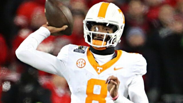 Bývalý Tennessee QB Nico Iamaleava sa presťahoval do UCLA 
