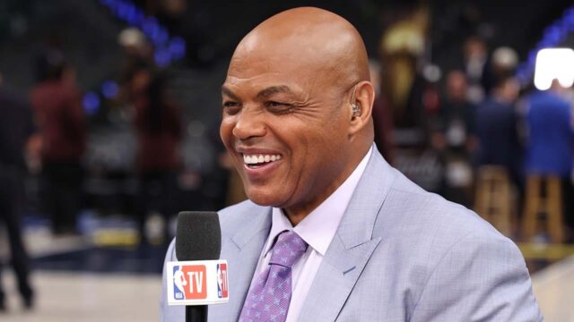 Charles Barkley informuje Mavericks 'GM, aby prestal robiť „stretnutia“ 
