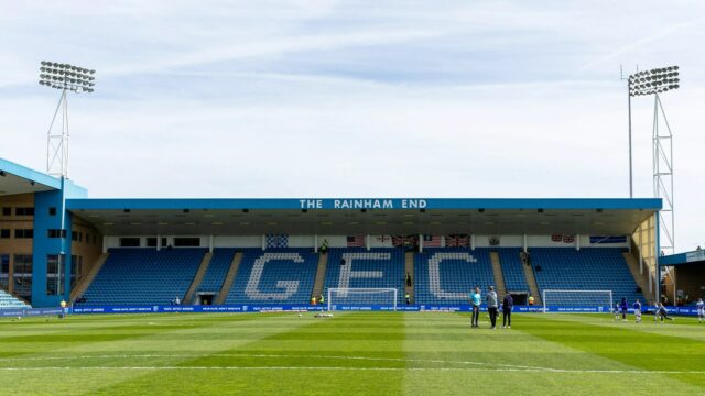 Fanúšikovia Gillinghamu neuvidia svojich hráčov v domácej súprave proti Wimbledonu