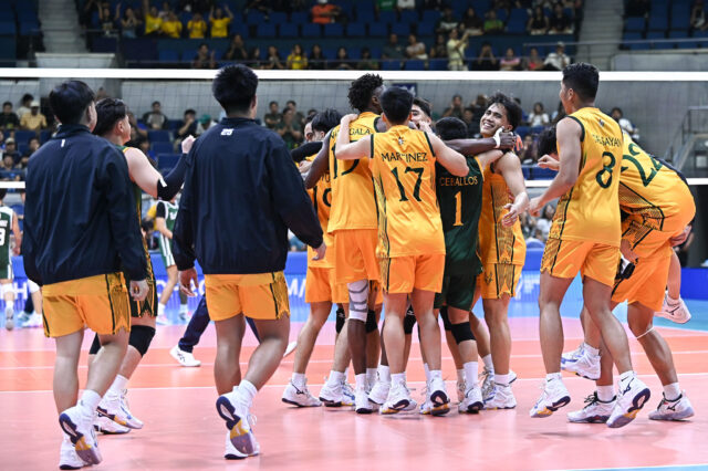 Feu Tamaraws porazil La Salle Green Archers UAAP Sezóna 87 Pánsky volejbalový turnaj