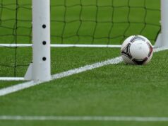 Rodina žaluje arcidiecézu New York, školu kvôli zraneniu futbalového tímu Futbalista mŕtvy o 21. po utrpení zranenia hlavy pri zrážke počas hry