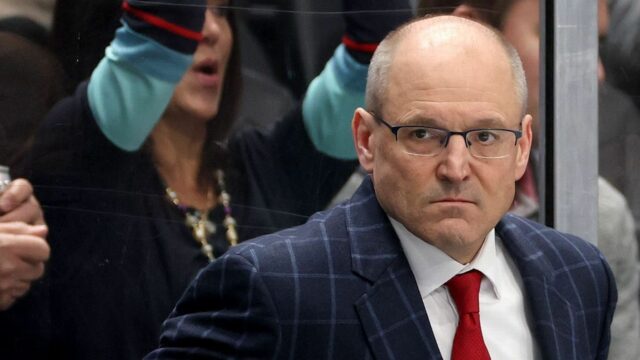 Hasičský vlak morského hadu Dan Bylsma po 1 období 
