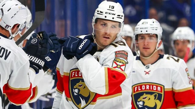 Hodnotenie Matthew Tkachuk Dvakrát na oplátku, Panthers vezme videohru 1 
