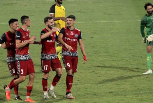 Jamshedpur porazí Hyderabad 2-0, aby prešiel do štvrťfinále Kalinga Super Mug 2025 
