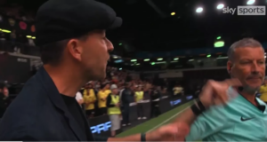 John Terry a tiež si všimnite Clattenburg Clash po tom, čo bývalá superstar UTD Superstar vyslala na Terror. 
