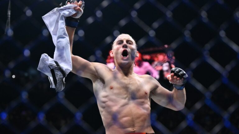Jon Anik stanovuje masívne podiely pre Paddy Pimblett