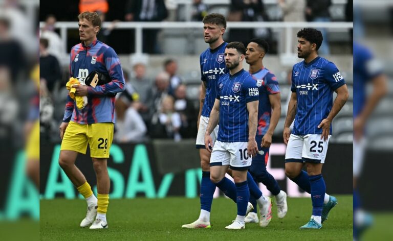 Komunita Ipswich zostúpila z Premier Organization po strate 3-0 do Newcastle