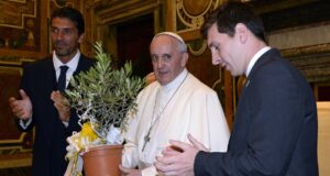 Lionel Messi ponúkol pápežovi Františka črepníkovú elektrárň 
