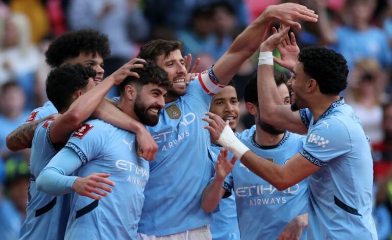 Manchester City umývadlo Nottingham Woodland, aby sa dostal na tretie miesto nasledujúceho finále hrnčeka FA