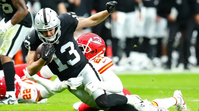 NFL prijímateľ hľadáka Renfrow Eyes Return s úplne novou skupinou, otvára sa okolo významného wellness problém 
