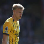 Newcastle Target Brighton Celebrity, keď vyzerá stredo-back vzhľad