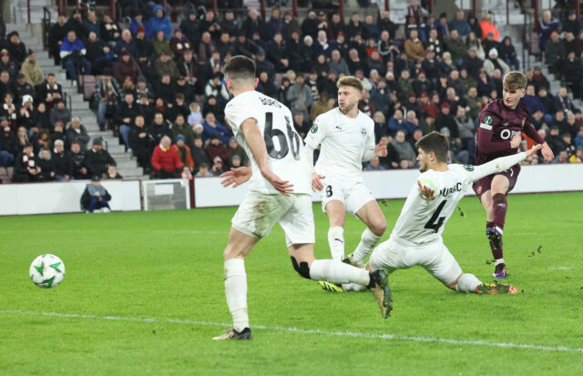 Newcastle United Target James Wilson oslavuje svoj cieľ proti FC Petrocub