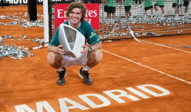 Novak Djokovic, Carlos Alcaraz, titul Alexander Zverev 
