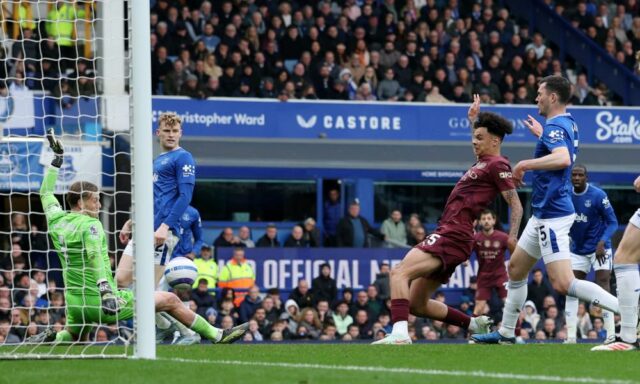 O'Reilly a Kovacic Sink Everton, aby zvýšili nádeje spoločnosti Manchester City

