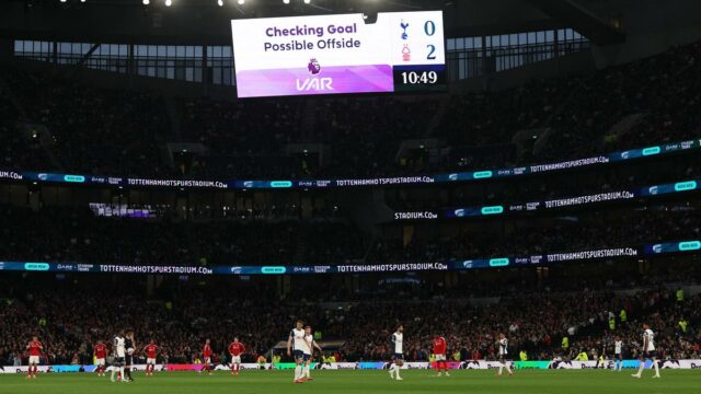 Prečo sa Var neponúka na 8 minút v celom Tottenham Hotspur vs Nottingham Woodland? 
