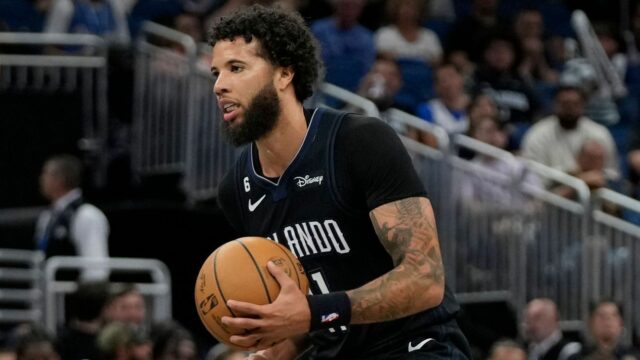 Predchádzajúci NBA Roy Michael Carter-Williams na spustenie boxu 
