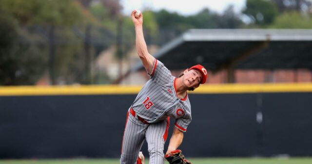 Prep Baseball: Corona Santiago Upsets č. 1 Corona
