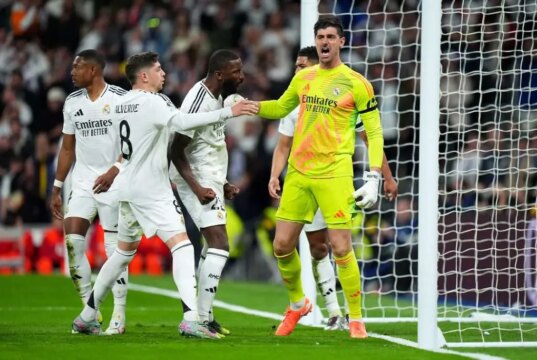 Real Madrid Star otázne taktiku Carla Ancelottiho po porážke Arsenalu


