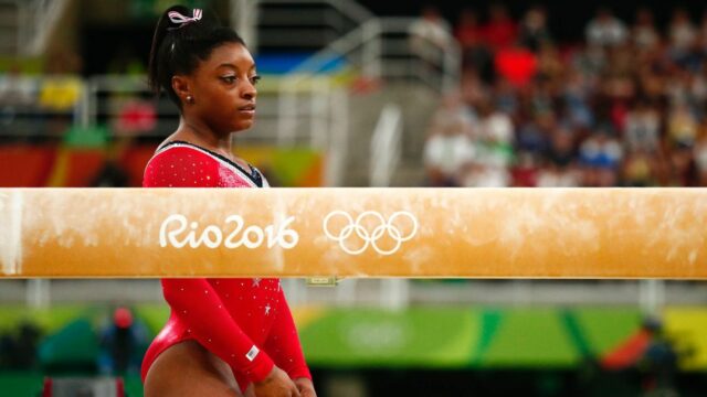 Simone Biles mal olympijské hry pred rokom 2016, bývalý tréner 
