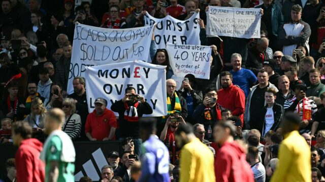 Fanúšikovia United povedali Ratcliffe, čo si mysleli o nadchádzajúcich zmenách v Old Trafford