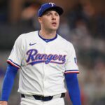Správy MLB: Rangersov džbán takmer zmeškajú začínajúc podozrivým uhryznutím pavúkov