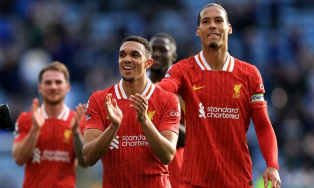 Van Dijk tlieska Liverpoolu Alexander-Arnolda po šampióne oproti Leicesteru 
