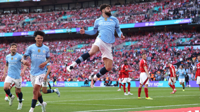 Veľké marže transformácie verzus Nottingham Woodland, keď sa Manchester City dostane k hrnčeku