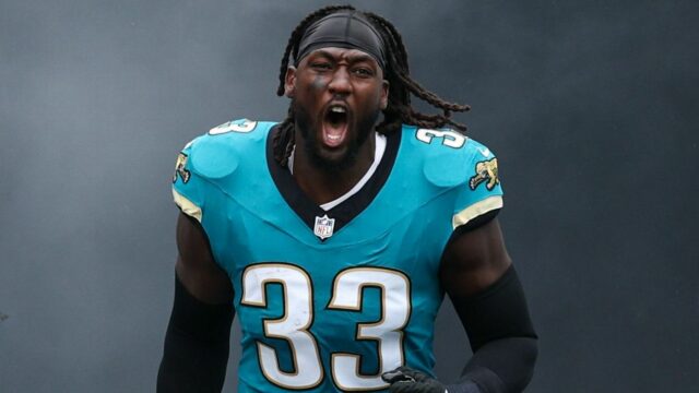 Zdroj: Jaguars znižuje libru Devin Lloydovej alternatívy 
