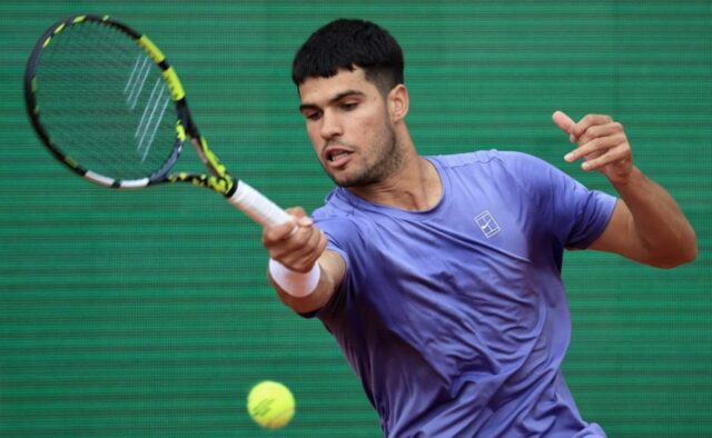 „Hrozný“ Novak Djokovic Falls v Monte Carle, prvé víťazstvo pre Carlosa Alcaraza
