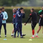 14 Garantovaných hráčov, ktorí budú v tímoch Arsenal Ligy Ligy vs PSG, zatiaľ čo päť hviezdičiek chýba