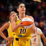 28 bodov Kelsey Plum pomáha iskrom ukončiť stratu série
