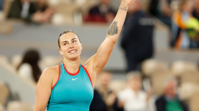 60-minútové francúzske otvorené zárobky Aryna Sabalenka rozširujú veľké slamové prúžky

