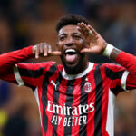 AC Milan Hráči víta Emerson Royal späť na dĺžku dĺžky