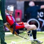 Aberdeen Ace utrpí zranenie hlavy potom, čo ho zasiahlo sedadlo hodené jeho vlastným fanúšikom | Futbalový šport
