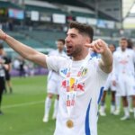 Agent Manor Solomon hodí obrovské prenosové posolstvo Leeds United so správou Tottenham a Daniel Levy
